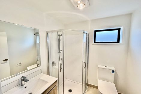 Photo of property in 12 Rauemi Way, Te Atatu South, Auckland, 0610