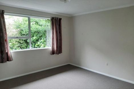 Photo of property in 5 Fairview Place, Westown, New Plymouth, 4310