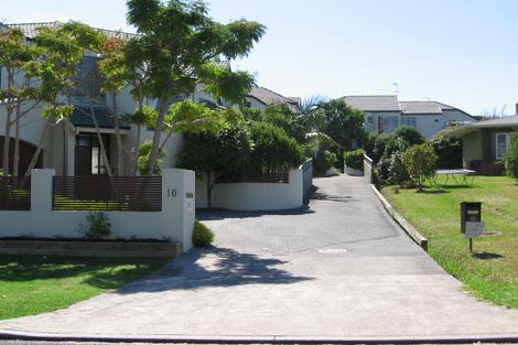 Photo of property in 2/10 Ringwood Street, Torbay, Auckland, 0630