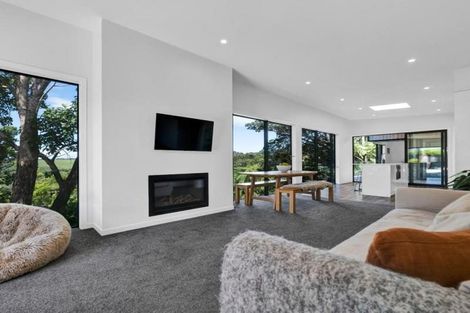 Photo of property in 2 Wairau Road, Oakura, 4374