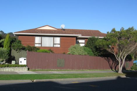 Photo of property in 20 Burbank Crescent, Churton Park, Wellington, 6037