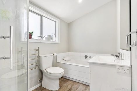 Photo of property in 20u6 Glanmire Road, Newlands, Wellington, 6037