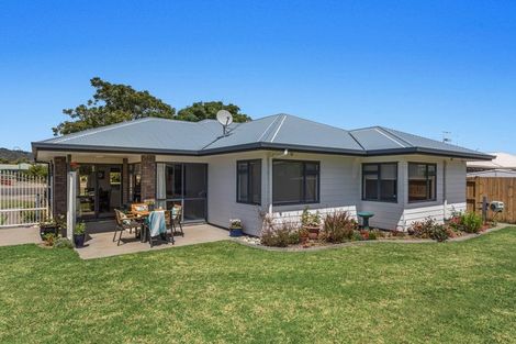 Photo of property in 21 Edgewater Grove, Whakatane, 3120