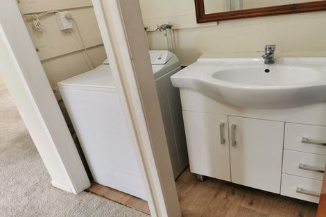 Photo of property in 88 Newlands Road, Newlands, Wellington, 6037