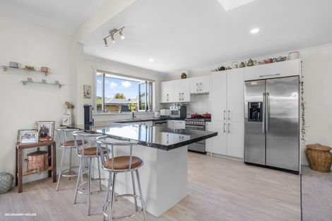 Photo of property in 81 Reading Street, Greytown, 5712