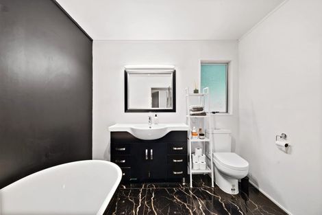 Photo of property in 6 Swadel Way, Karori, Wellington, 6012