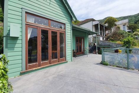 Photo of property in 19 Voelas Road, Lyttelton, 8082