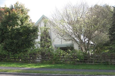 Photo of property in 35 Resolution Road, Welcome Bay, Tauranga, 3112