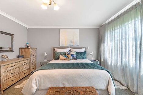 Photo of property in 19a Kawaha Point Road, Fairy Springs, Rotorua, 3015