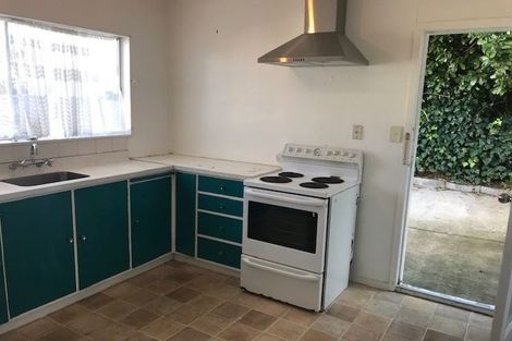 Photo of property in 5 Magnolia Grove, Maungaraki, Lower Hutt, 5010