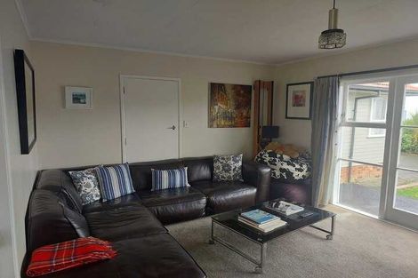 Photo of property in 15 Wakefield Road, Favona, Auckland, 2024