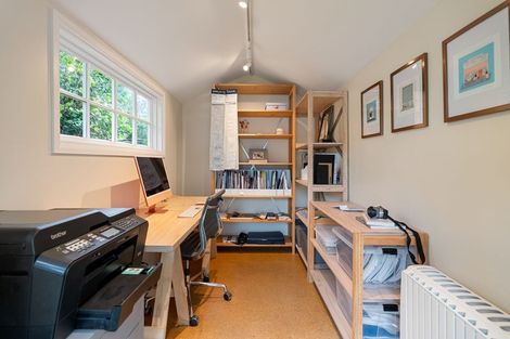Photo of property in 71 Severn Street, Island Bay, Wellington, 6023