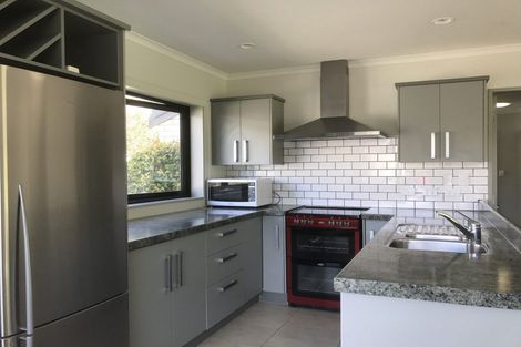 Photo of property in 17a Raumati Terrace, Khandallah, Wellington, 6035