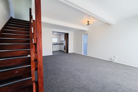 Photo of property in 10 Waiwera Crescent, Maupuia, Wellington, 6022