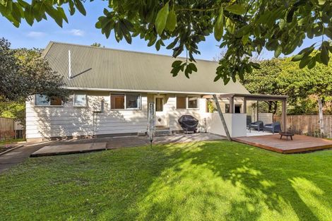 Photo of property in 98 Leinster Avenue, Raumati South, Paraparaumu, 5032