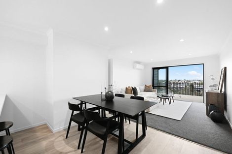 Photo of property in 3/12 Ruakiwi Road, Hamilton Lake, Hamilton, 3204
