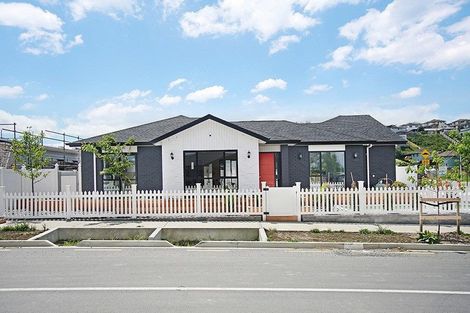 Photo of property in 6 Holcroft Street, Papakura, 2110