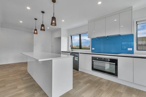 Photo of property in 7/19 Milton Road, Orewa, 0931