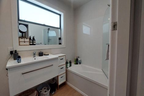 Photo of property in 55 Mcfaddens Road, St Albans, Christchurch, 8052