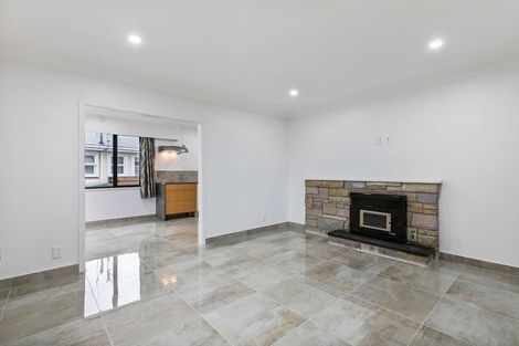Photo of property in 206 Russell Road, Manurewa, Auckland, 2102
