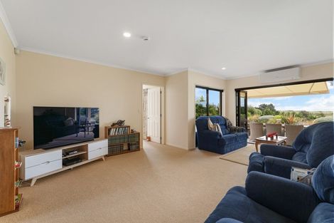 Photo of property in 12 Waitaheke Road, Te Horo, Otaki, 5581