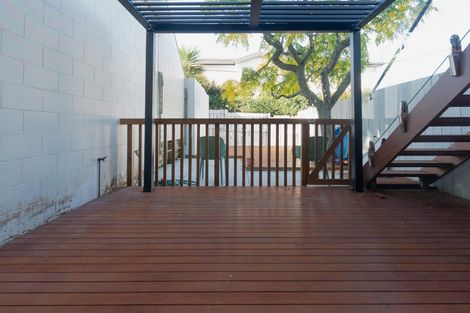 Photo of property in 268/2a Onewa Road, Birkenhead, Auckland, 0626