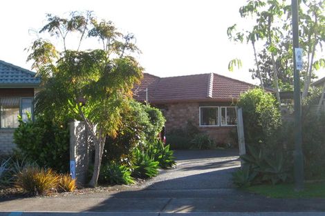 Photo of property in 7 Francis Skinner Place, Orewa, 0931