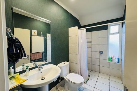 Photo of property in 6 Holly Court, Palmerston North, 4410