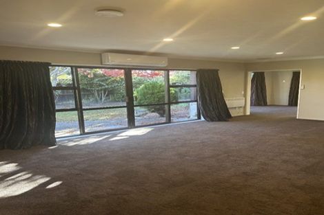 Photo of property in 34 Regency Crescent, Redwood, Christchurch, 8051