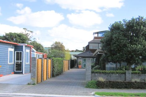 Photo of property in 2/31 The Esplanade, Eastern Beach, Auckland, 2012