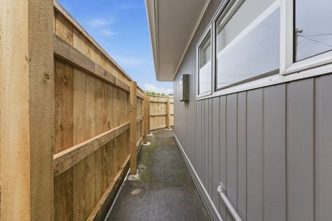 Photo of property in 209 Seaview Road, Marfell, New Plymouth, 4310
