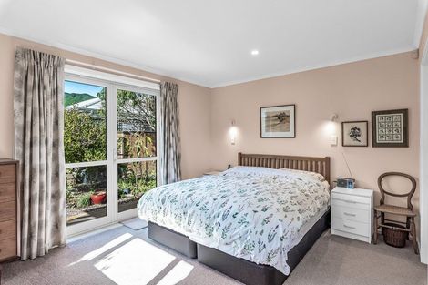 Photo of property in 82 Waipunahau Road, Waikanae, 5036