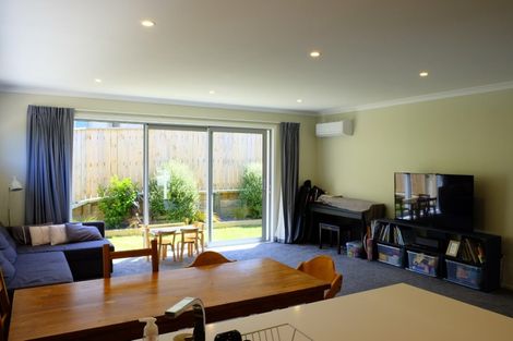Photo of property in 102u1 Chester Road, Tawa, Wellington, 5028