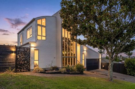 Photo of property in 121 Tauranga Place, Orewa, 0931