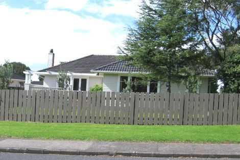 Photo of property in 13 Kervil Avenue, Te Atatu Peninsula, Auckland, 0610