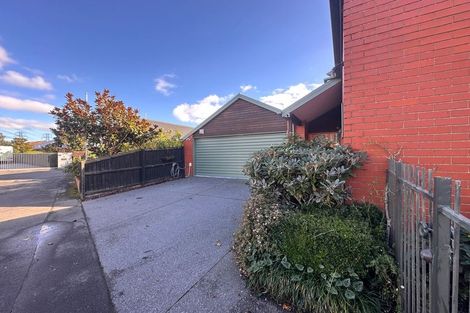 Photo of property in 2 Yarrum Lane, Avonhead, Christchurch, 8042