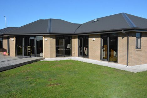 Photo of property in 3 Ta Paora Drive, Bell Block, New Plymouth, 4312