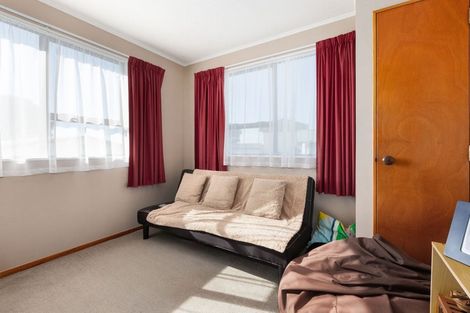 Photo of property in 124 Pikarere Street, Titahi Bay, Porirua, 5022