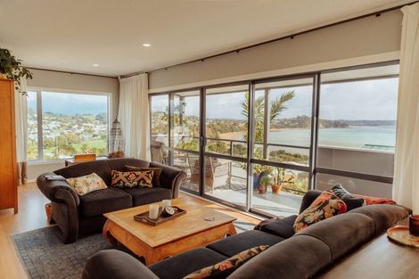 Photo of property in 22 Melandra Road, Stanmore Bay, Whangaparaoa, 0932