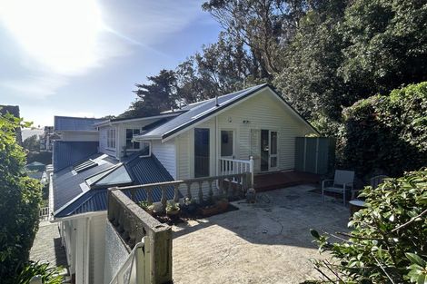 Photo of property in 1/1 Wilkinson Street, Oriental Bay, Wellington, 6011