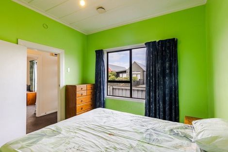 Photo of property in 32 Bathgate Street, South Dunedin, Dunedin, 9012