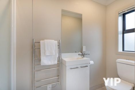 Photo of property in 15 Brindle Way, Newlands, Wellington, 6037