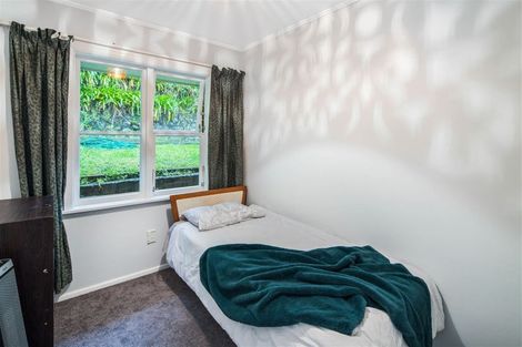 Photo of property in 102 Kenmore Street, Newlands, Wellington, 6037