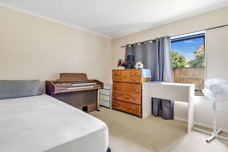 Photo of property in 16 Ironstone Place, Randwick Park, Auckland, 2105