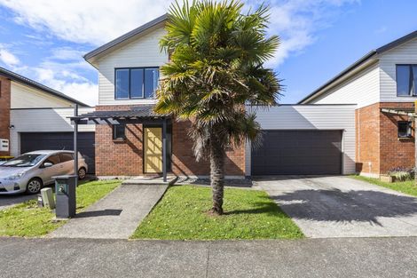 Photo of property in 16 Secoia Crescent, Mangere, Auckland, 2022