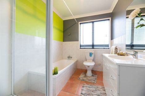 Photo of property in 137 Te Atatu Road, Te Atatu South, Auckland, 0610