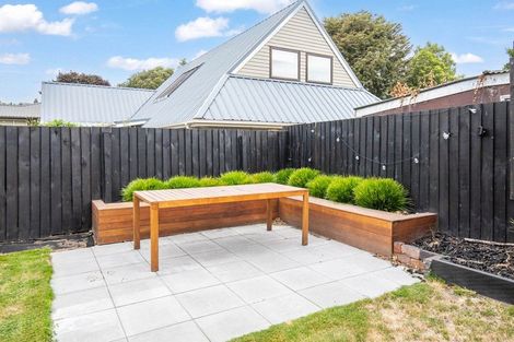 Photo of property in 16 Riverview Street, Beckenham, Christchurch, 8023