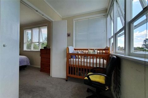 Photo of property in 82 Colwill Road, Massey, Auckland, 0614