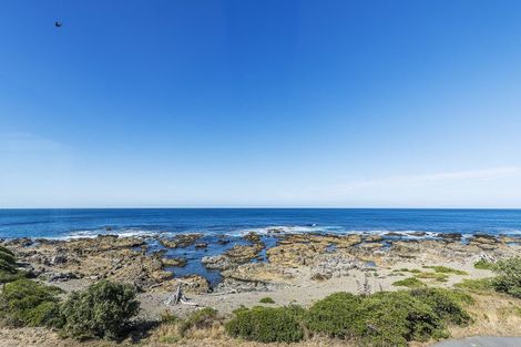 Photo of property in 441 The Esplanade, Island Bay, Wellington, 6023