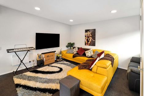 Photo of property in 4 Atkinson Street, Newlands, Wellington, 6037